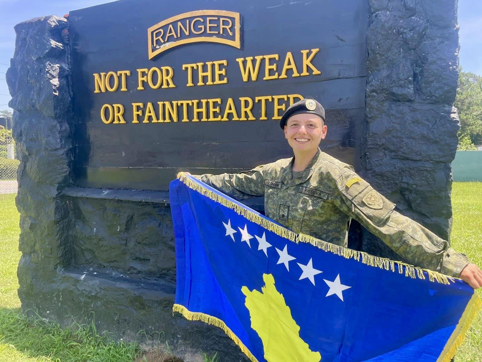 Arritje e jashtëzakonshme – oficerja e FSK-së, Vesa Ibrahimi gruaja e parë nga jashtë Amerikës që ka diplomuar në Ranger School