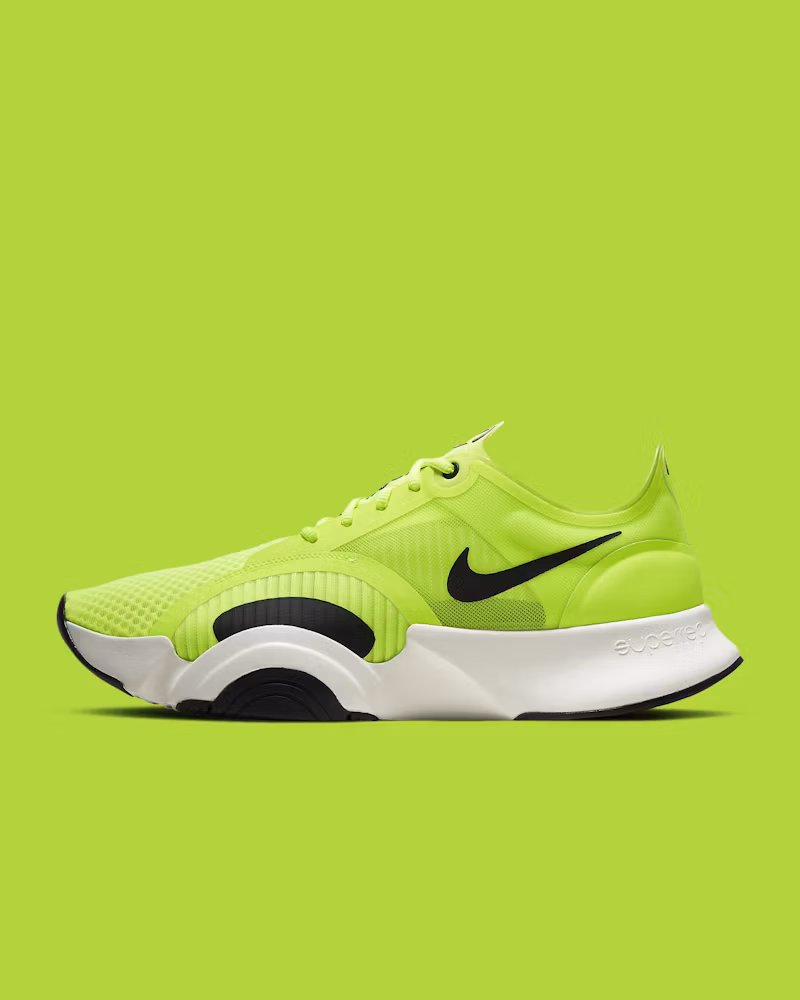 Nike ka lansuar një koleksion të ri të këpucëve sportive në ngjyrë të gjelbër