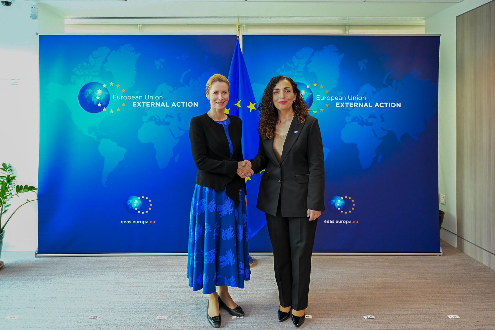 Presidentja Osmani takon përfaqësuesen e Lartë të BE-së, kërkon largimin e masave ndaj Kosovës