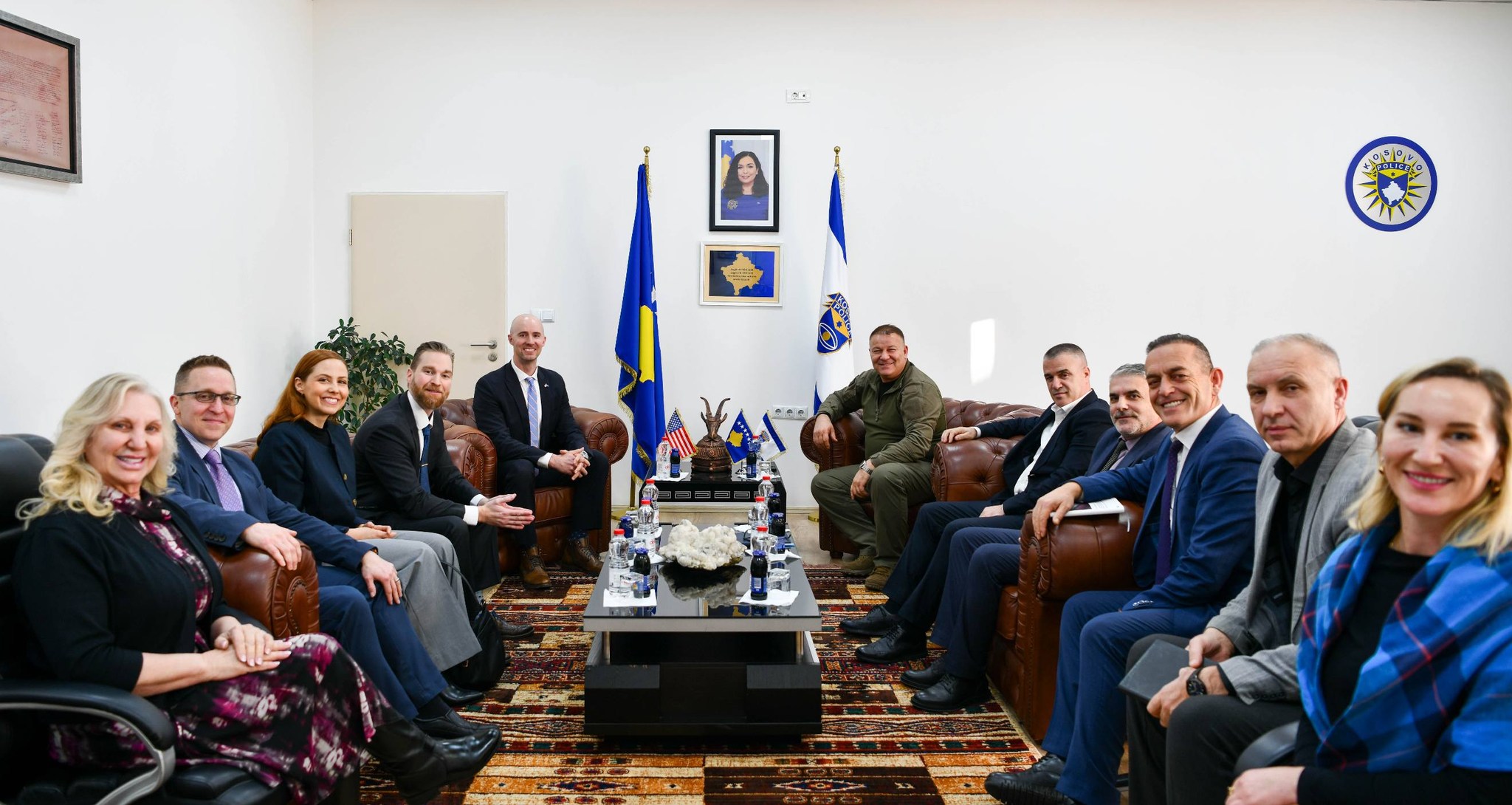 FBI sjell agjent special dhe analist të inteligjencës në Kosovë, do të bashkëpunojnë me Policinë