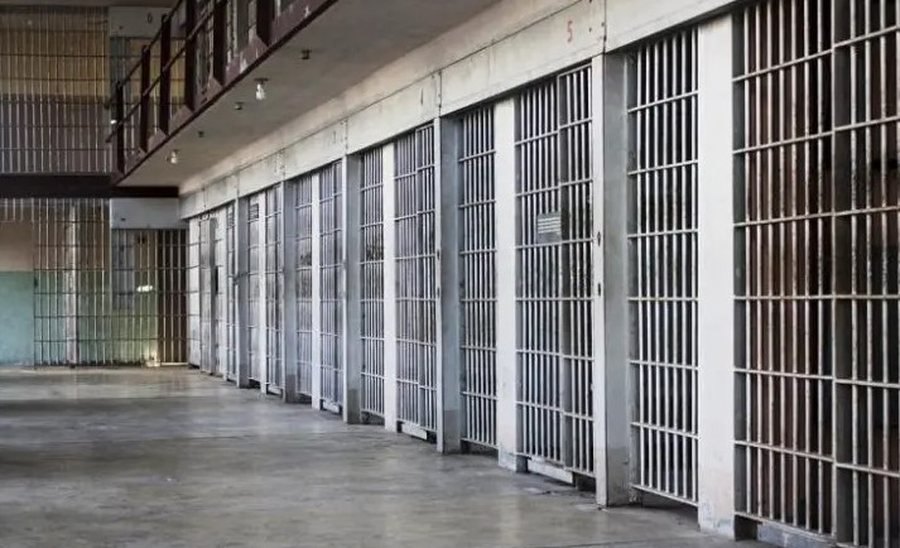 Arratisja e Altin Ndocit, shkarkohet drejtori i burgut të Durrësit