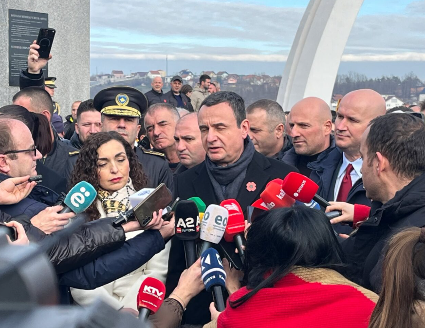 Kurti për Masakrën e Reçakut: Do të jemi të angazhuar për t’i sjellë kriminelët para gjyqit