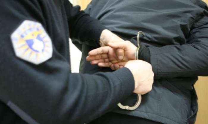 Dërgohet në mbajtje një person, dyshohet për vjedhje të pajisjeve elektronike në Prishtinë