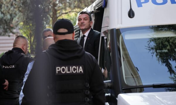 Erion Veliaj padit në Gjykatën Administrative Presidencën dhe prokurorin që e hetoi