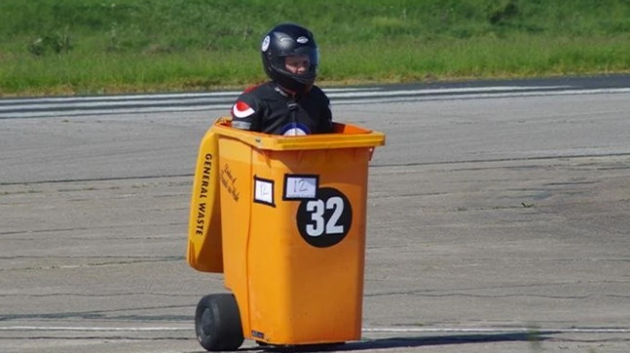 Rekord për Librin Guinness – koshja më e shpejtë e mbeturinave në botë