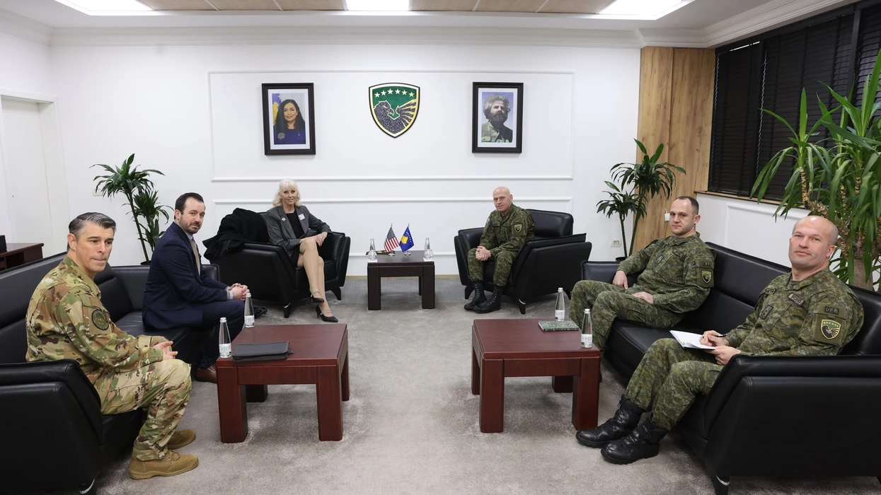 Bashkëpunimi Kosovë-SHBA, komandanti i FSK-së pret në takim Shefen e Përgjithshme të Organizatës së Veteranëve Luftëtarë