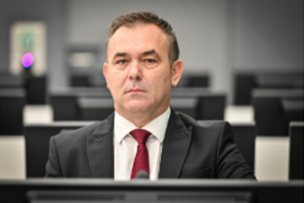 Selimi: Historia s’mund të rishkruhet, armët për ne ishin mbijetesë