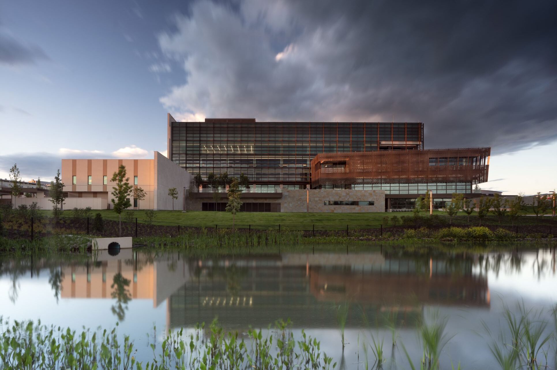 “SHBA zotohet të jetë miku dhe partneri më i ngushtë”/ Ambasada amerikane kujton njohjen e pavarësisë së Kosovës