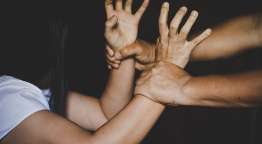 E mitura dyshohet se u dhunua nga i dashuri i saj vitin e kaluar në Ferizaj