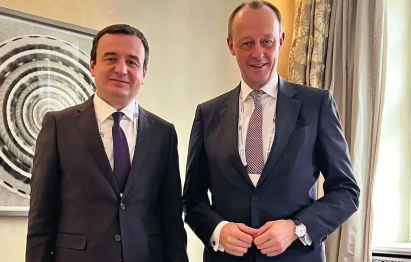 Merz uron Kurtin: Merrni vendimet e duhura për integrimin euroatlantik të Kosovës