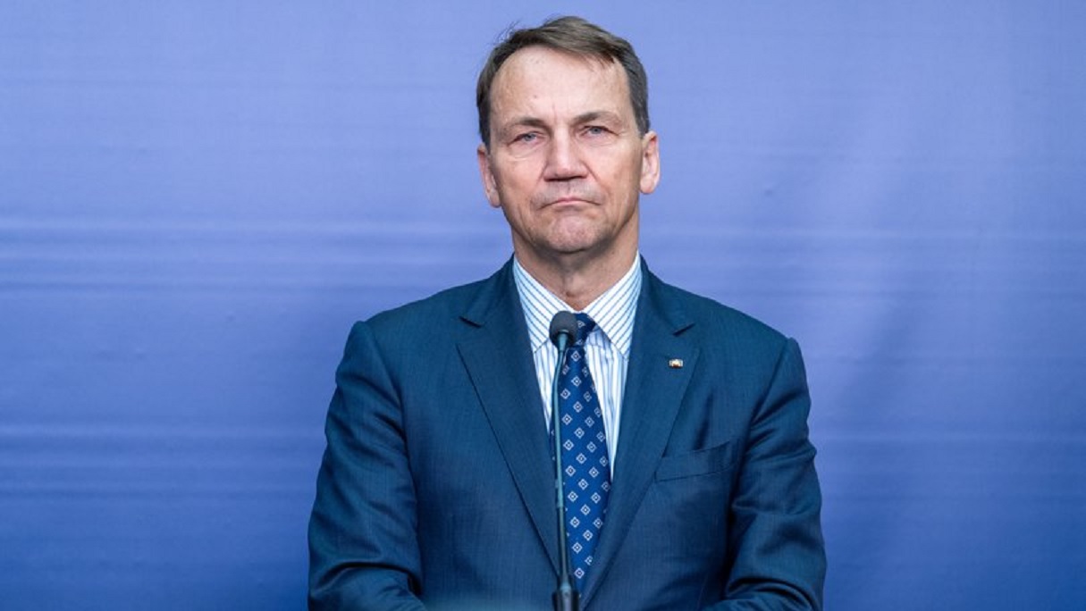 Ministri i Jashtëm polak: Qëndrimi i Hungarisë ndaj Ukrainës është “tronditës”