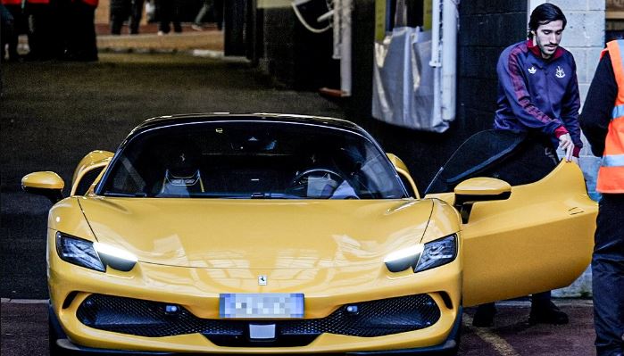 Tonali dhe super Ferrari i tij morën vëmendjen para ndeshjes së mbrëmshme