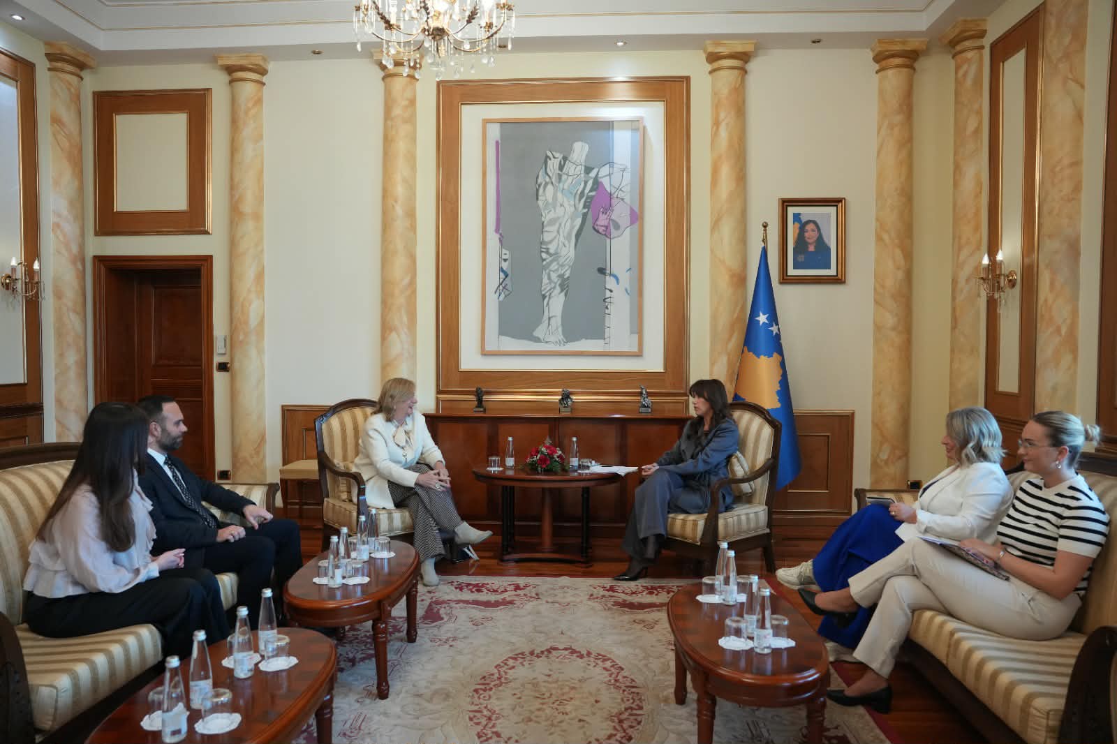 Haxhiu priti në takim drejtoren e NDI-së në Kosovë, Nancy Soderberg