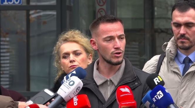 Vëllai i Liridona Ademajt kërkon nga mediat të mos i publikojnë pamjet e rënda nga seanca gjyqësore