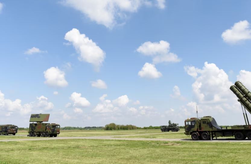 Serbia forcon arsenalin me raketa kineze me rreze të gjatë