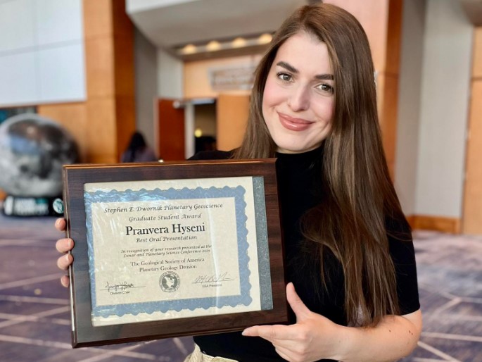 Shqiptarja që punon për NASA-n fiton çmim prestigjioz në Konferencën e Shkencave Planetare