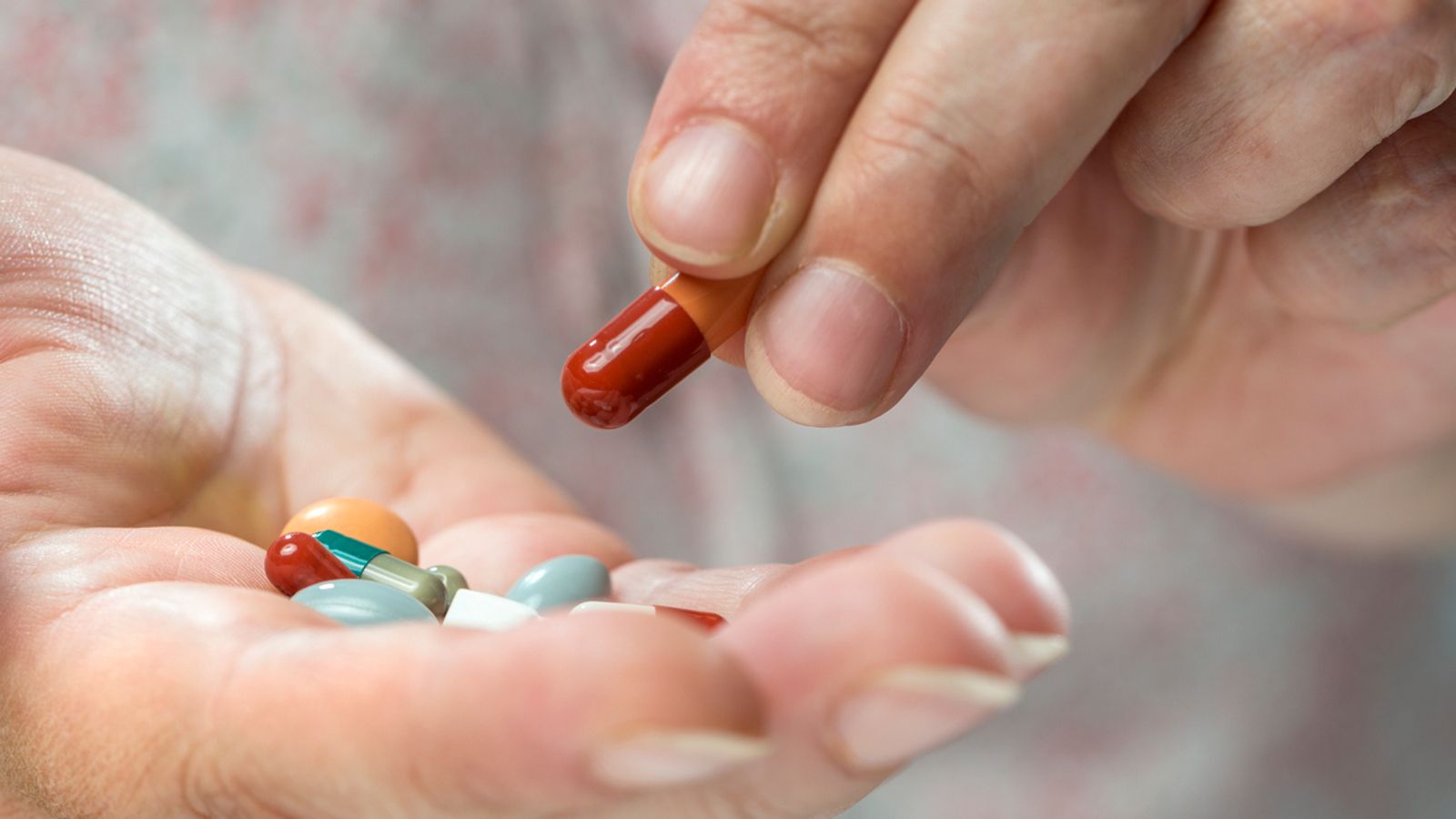 Rezistenca ndaj antibiotikëve po rritet më shpejt se zhvillimi i barnave të reja