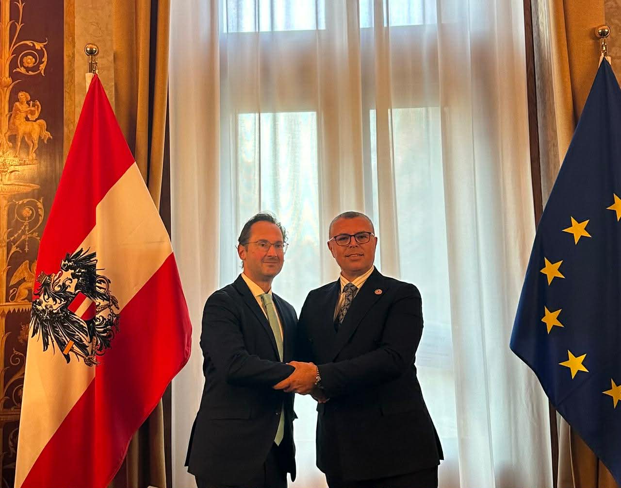 Politikani austriak reagon për vdekjen e punëtorëve nga Kosova