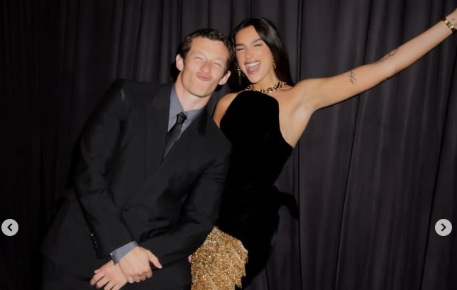 Dua Lipa dhe Callum Turner shkëlqejnë në tapetin e kuq në festën e Vanity Fair