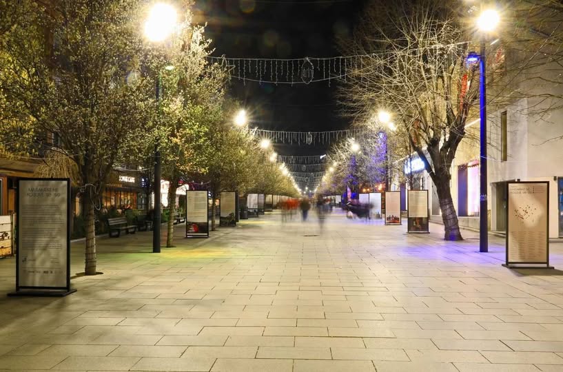 Organizatat kërkojnë falje pas reagimeve për ekspozitën mbi masakrat në Kosovë: Nuk kishim synim të lëndojmë askënd