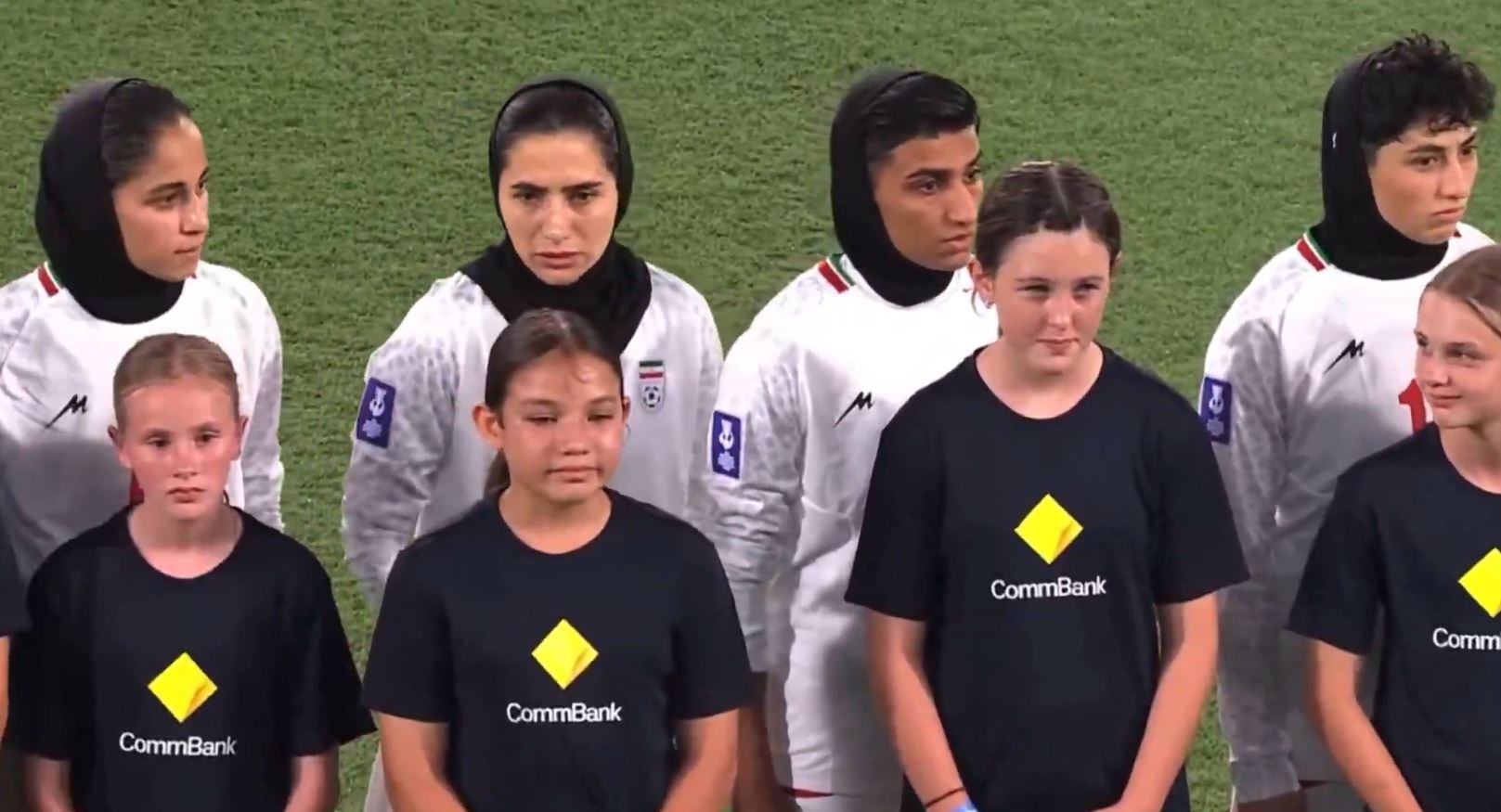 Vashat e Iranit refuzojnë ta këndojnë himnin e shtetit të tyre!