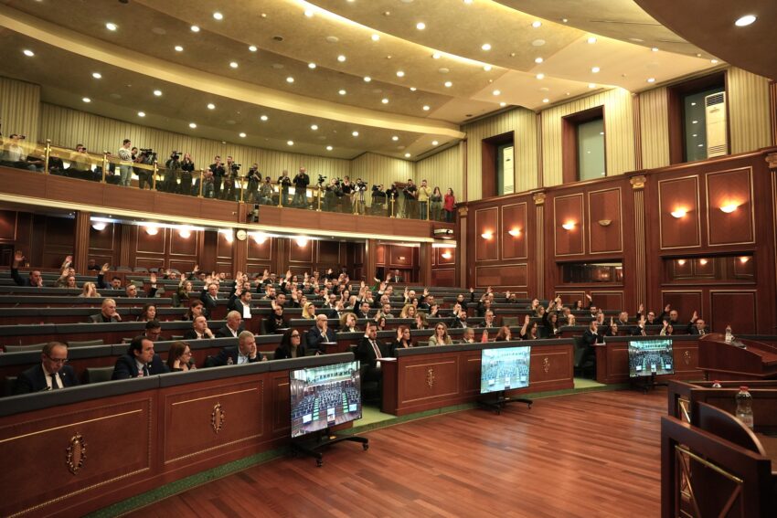 Rreziku për zgjedhje të reja, deputetët të paktën 34 ditë kohë për marrëveshjet ndërkombëtare