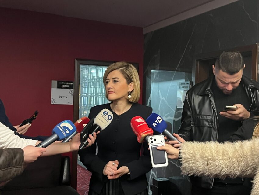 Kusari-Lila: Rritja e çmimeve të naftës vjen nga tregu ndërkombëtar, marzha mbetet nën kontroll