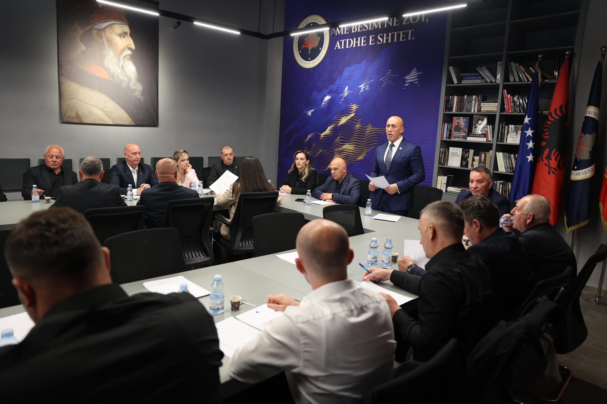 AAK-ja më 24 maj zgjedh kryetarin e ri, Ardian Gjini pritet ta pasojë Haradinajn