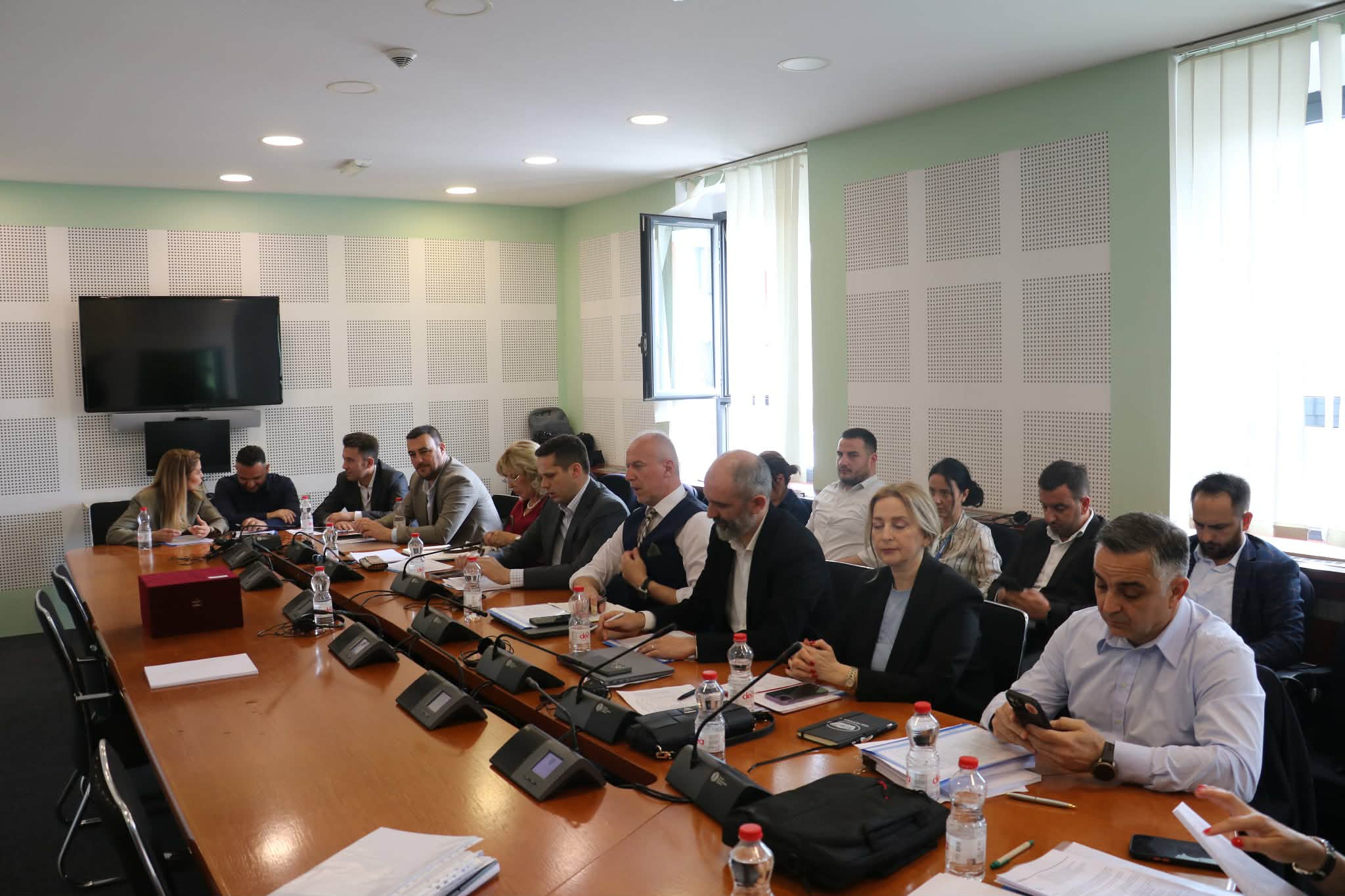 Komisioni për Legjislacion rekomandon kandidatët për anëtarë të KGJK-së për votim në Kuvend