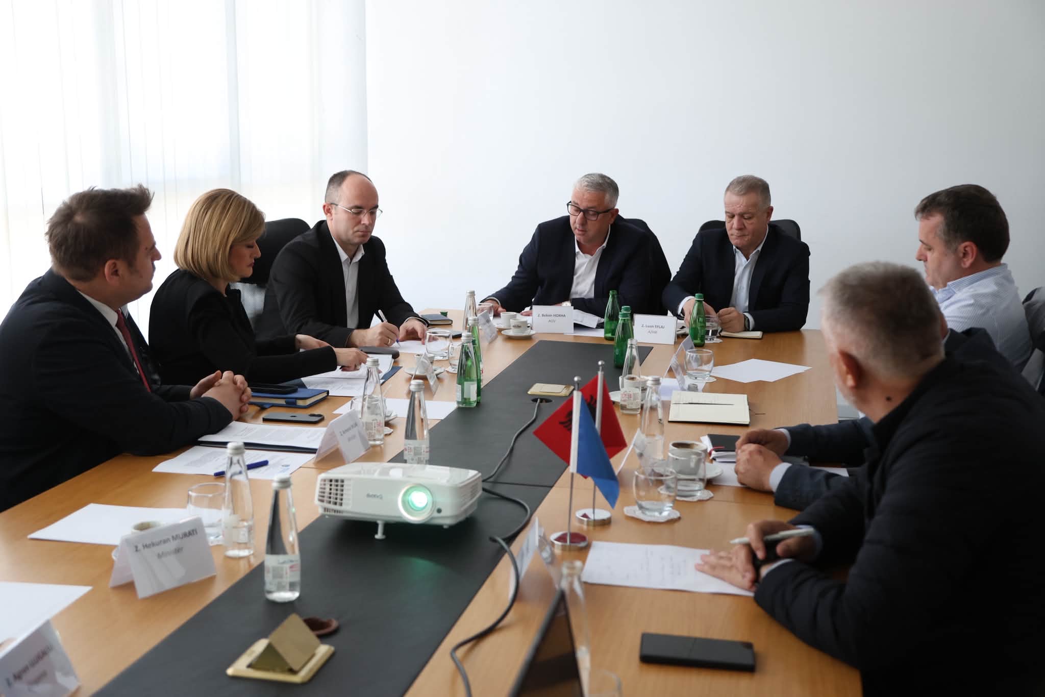 Takim ndërinstitucional për sfidat dhe zhvillimin e sektorit të qumështit