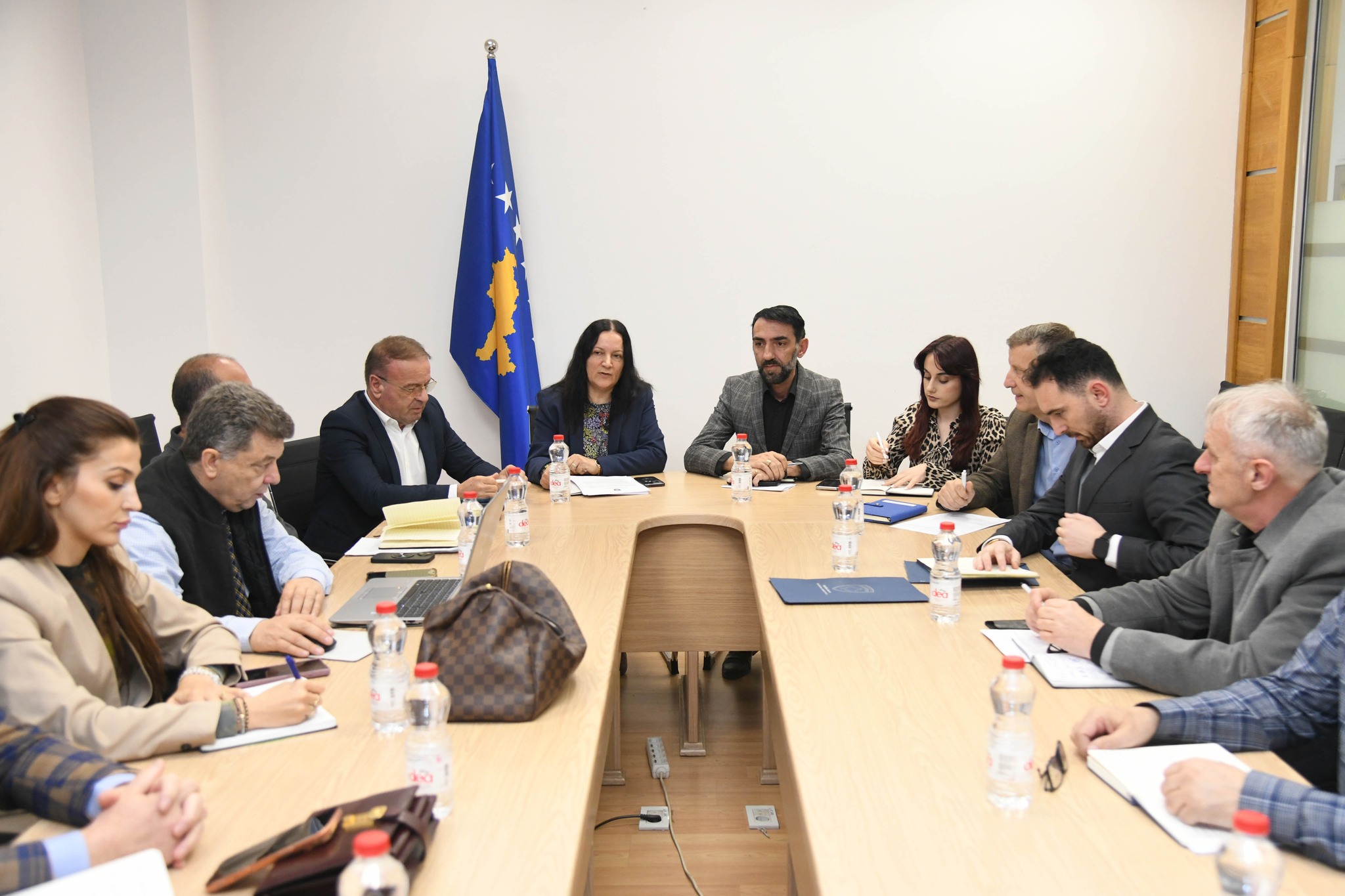 Këshilli për Mbrojtjen e Konsumatorit diskuton çështjen e njehsorëve elektrikë