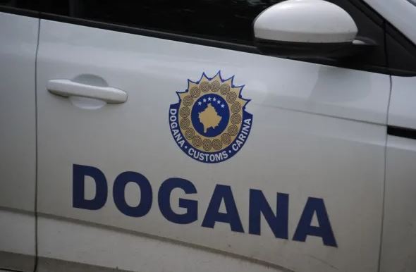 Dogana publikon rregullat e reja, deri në 430 euro mallra pa taksa për udhëtarët