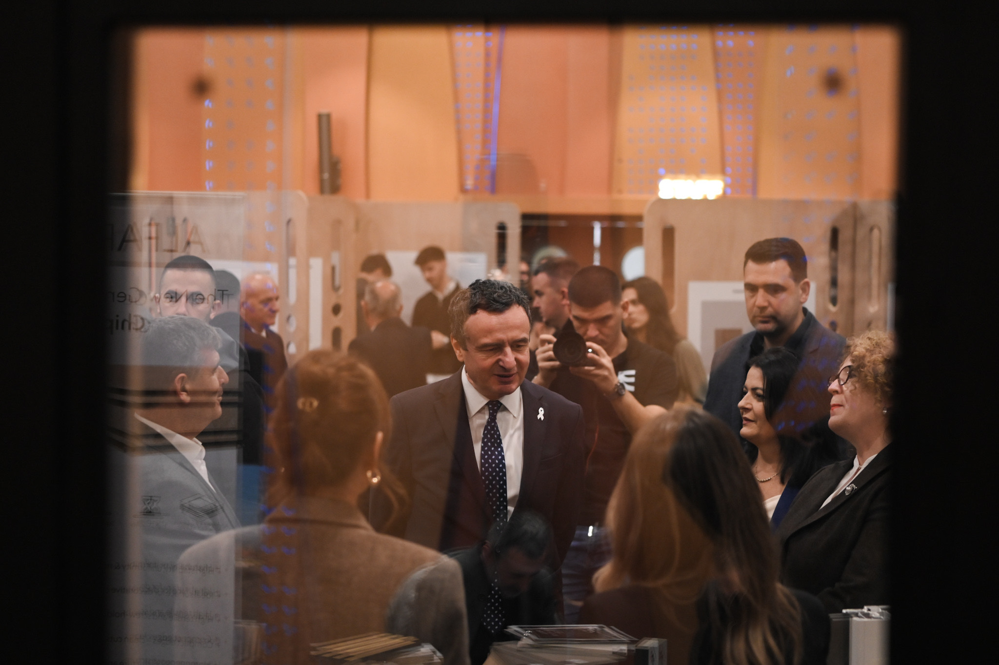 Kurti në Kuvend për takim me Abdixhikun, rinisin bisedimet për Presidentin