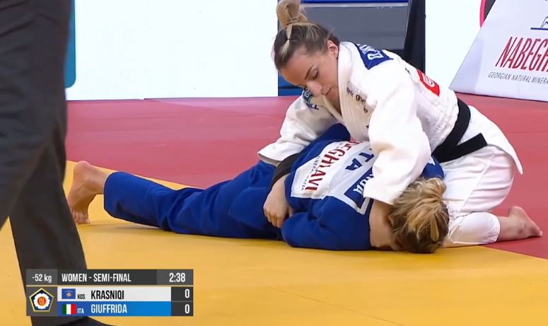 LAJMI  I FUNDIT: Distria Krasniqi i siguron medalje Kosovës, shkon në finale të Kampionatit Europian