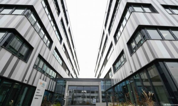 BioNTech në Gjermani po e ndalon prodhimin e vaksinës COVID
