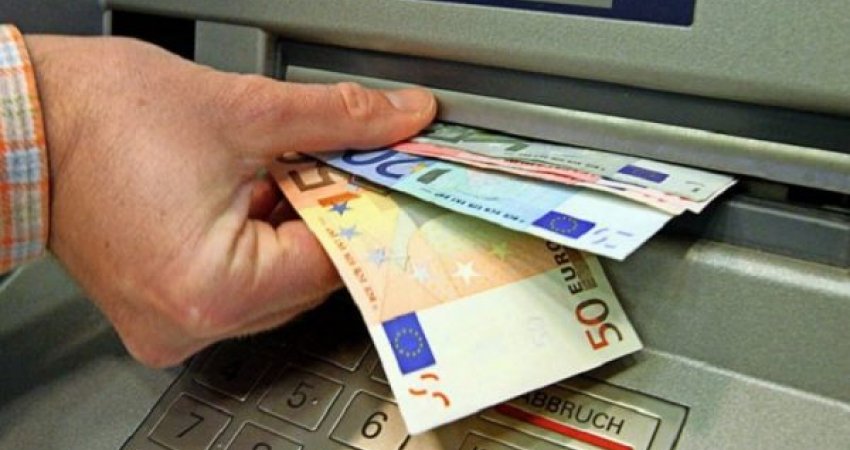 Rrogat rriten, por çmimet shtrenjtohen më shumë – Paga reale vlen 150 euro më pak se në 2020-n