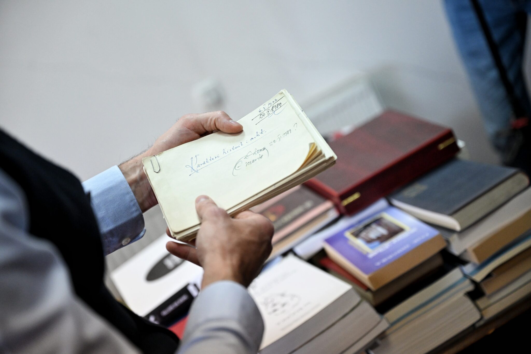 Nënshkruhet memorandum për restaurimin e Institutit Albanologjik në Prishtinë