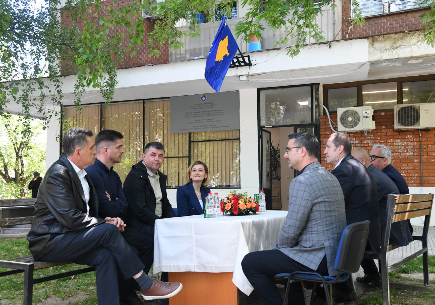 Ministrja në detyrë e MINTI-t, Kusari-Lila takon bizneset në Mitrovicën e Veriut: Fokus në zhvillim, punësim dhe stabilitet