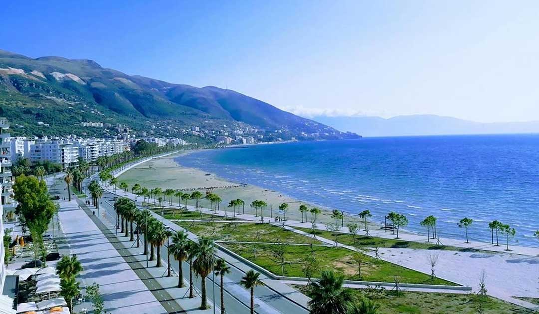 Në prag të sezonit veror në Vlorë, kryetarja e bashkisë: 700 lekë tarifa maksimale për plazhet private