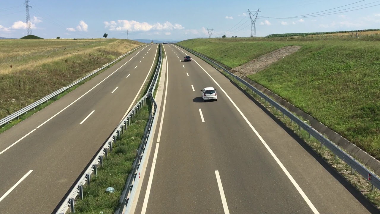 Ministria e Infrastrukturës nënshkruan kontrata të reja për mirëmbajtjen e autoudhëve