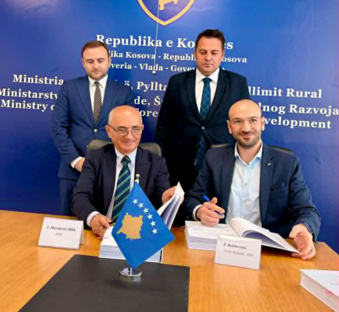 AKP-ja bartë rreth 200 mijë hektarë prona pyjore në Ministrinë e Bujqësisë