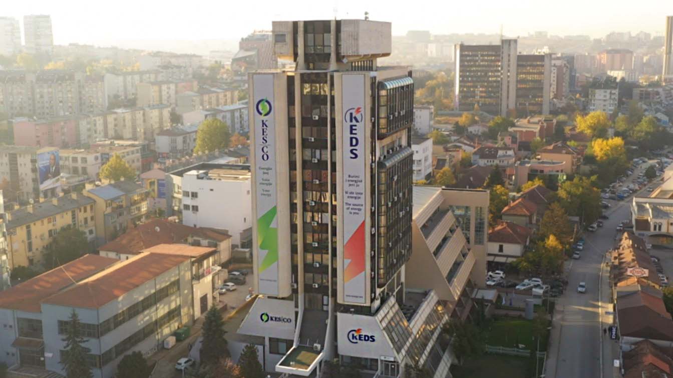 Gjysma e Prishtinës mbetet pa energji elektrike, qytetarët raportojnë ndërprerje që nga mëngjesi