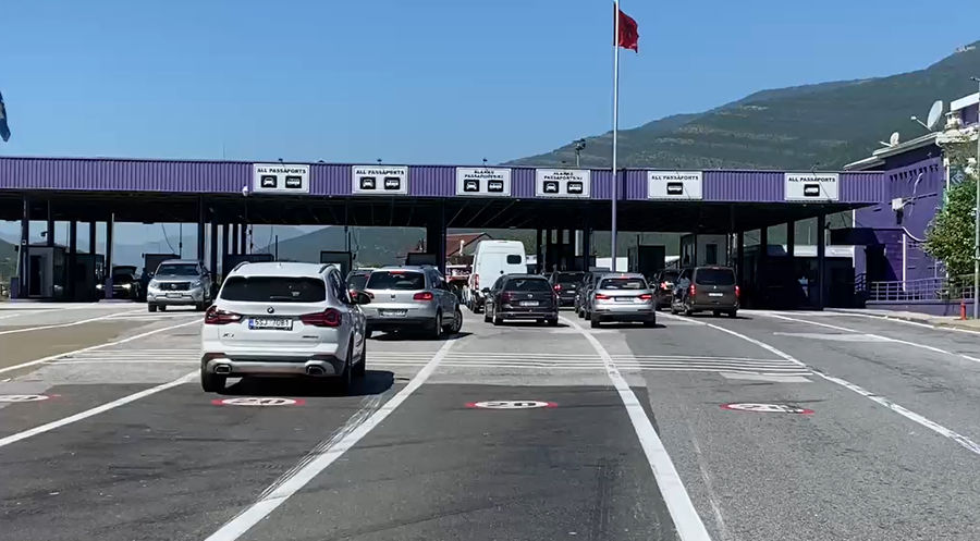 Mbi 10 mijë qytetarë nga Kosova hyjnë në Shqipëri për fundjavë