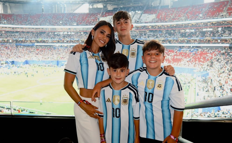 Antonela Roccuzzo shpërthen në emocion pas kualifikimit të Argjentinës: “Faleminderit Zotit!”