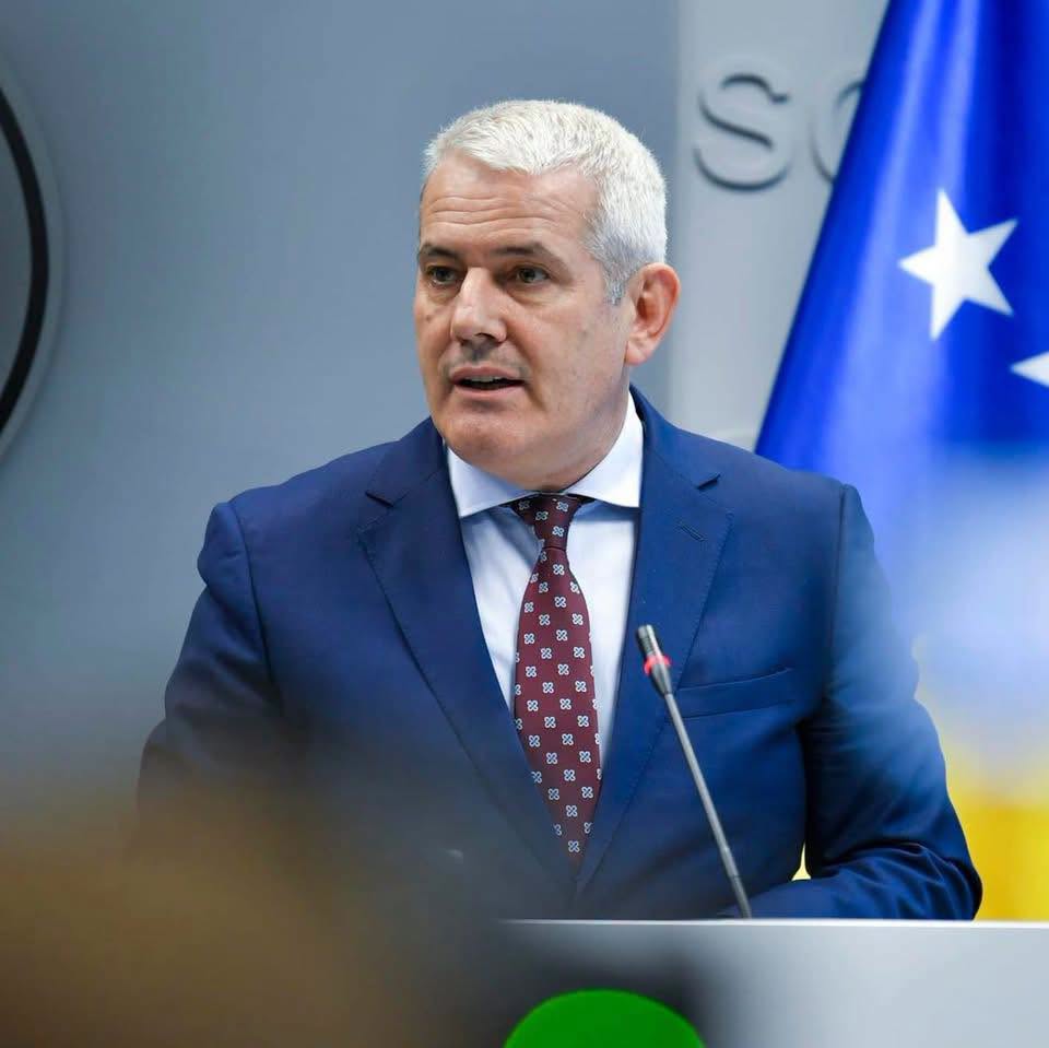 Sveçla: Serbia vazhdon të mbetet e njëjtë si në kohën e Millosheviqit