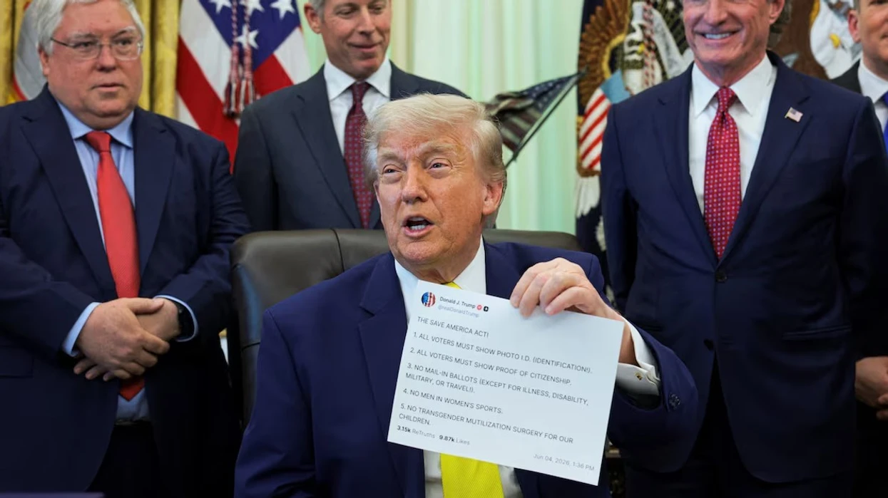100 mijë dollarë në muaj për t’i lexuar disa sekonda më herët postimet e Trumpit