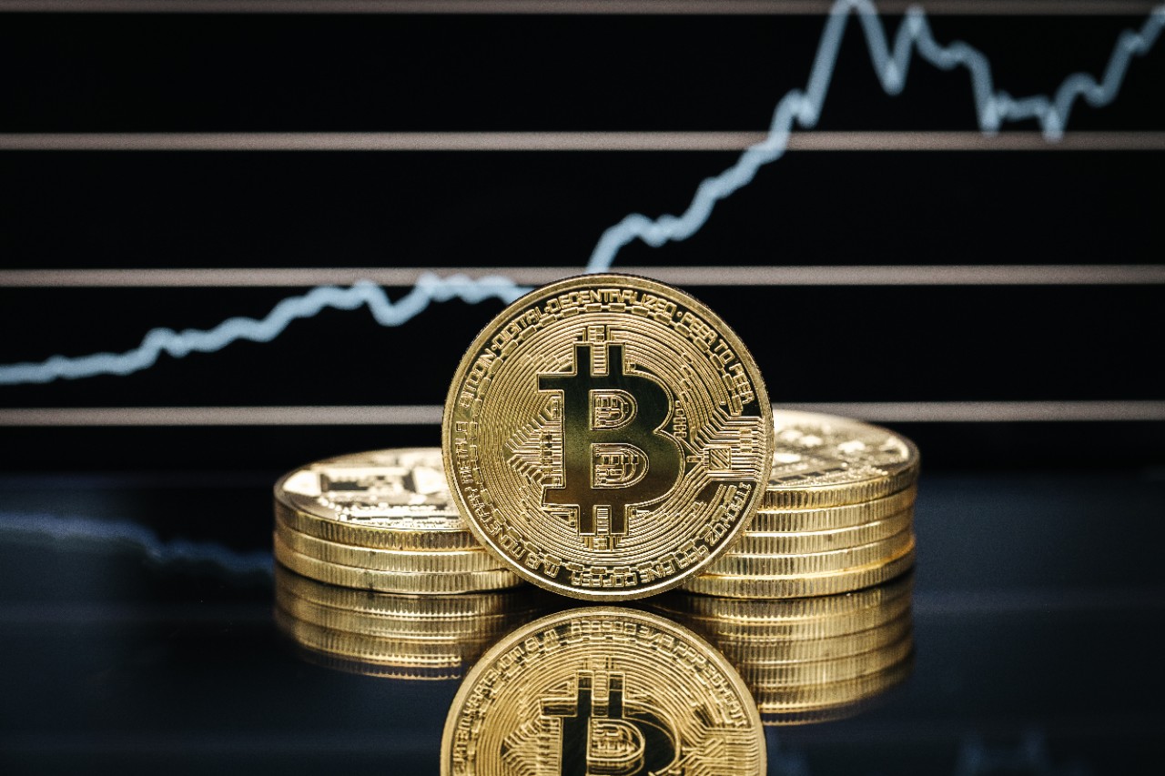 Bitcoin zbret nën 80 mijë dollarë