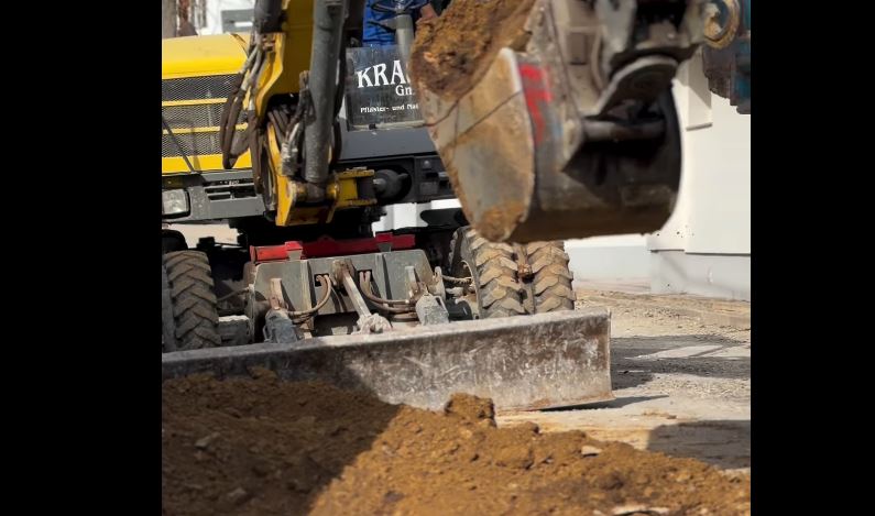 Mbi 437 mijë euro për ndërtimin e rrugës unazore në Junik, punimet po vazhdojnë