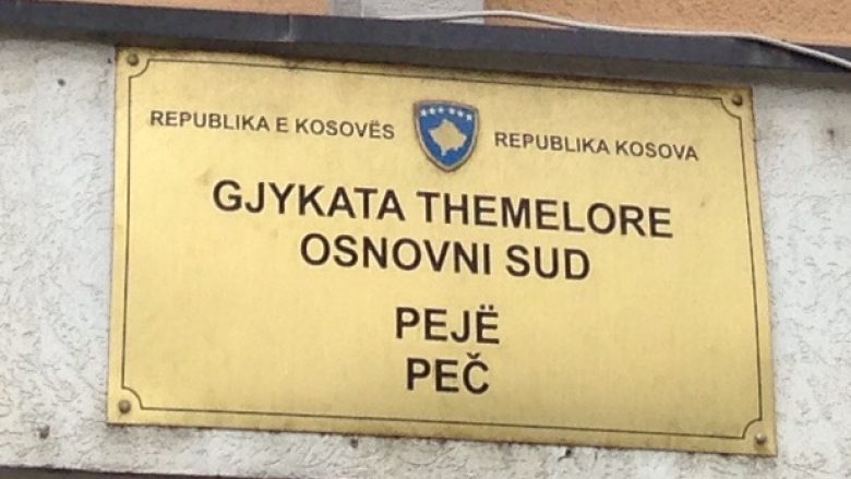 Gjykata e Pejës thotë se sot ka pranuar aktakuzën e prokurorisë ndaj ish-bashkëshortit të Arlinda Zekajt për kanosje